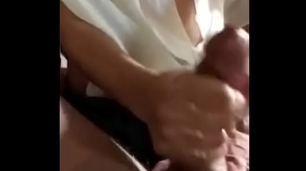L Amie De Ne Baise Pas Mais Tire Certaines Branlettes