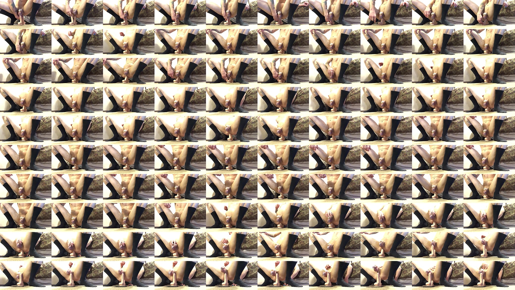 Double anal while caged. 预览图