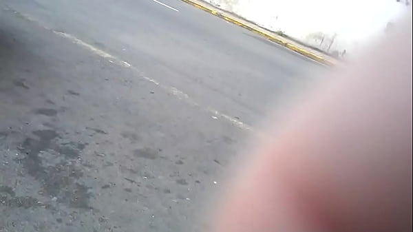 Albina e Morena rabuda rebolando gostoso dan&ccedil;ando funk de quatro peladinhas encima do meu carro e cheia de tes&atilde;o