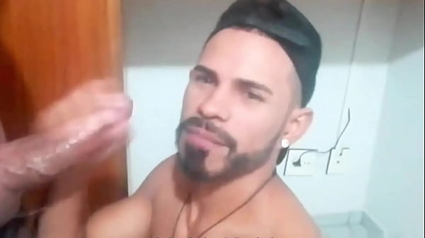 YURI GA&Uacute;CHO - FODENDO ANTES DE ENTRAR NO SHOW