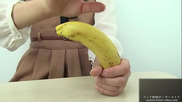 Hand crush fetish Girl crush a banana by hand