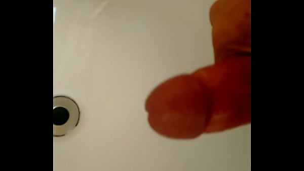 Gozando na pia da casa de amigos!