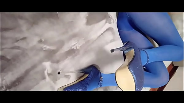 Blue Pantyhose, Heels, and a Big Ass MILF Gets Fucked Raw