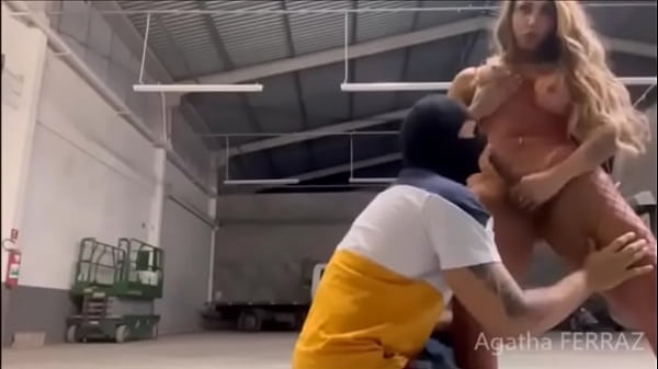 AGATHA FERRAZ - PREVIA - I WAS FUCKED IN ABANDONED SHED - COMPLETE - RED