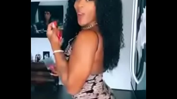 Nice booty shaking twerk