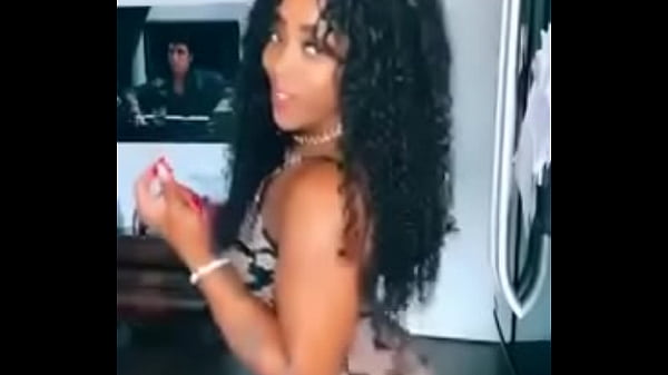 Nice booty shaking twerk