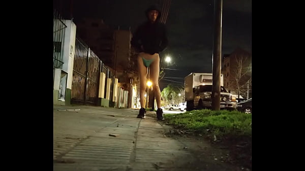 Me ve un transeúnte en camioneta