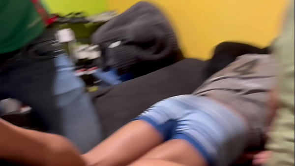 Download Video - Me cocina y despu&eacute;s me da de postre un exquisito y redondo culo&excl; No intente resistir