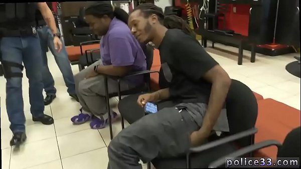 色情影片 迷恋男孩他妈的同性恋 在我们的啄木鸟消失之后，