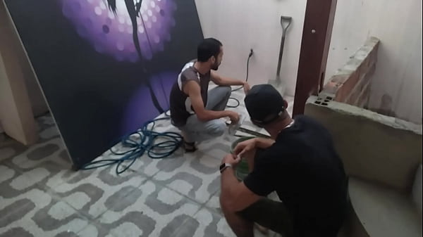 Vivi devil ended up giving her ass to the mason, full video on RED.