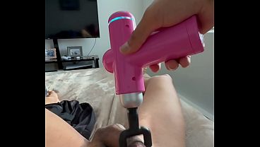 Probando con este masajeador, se siente muy bien