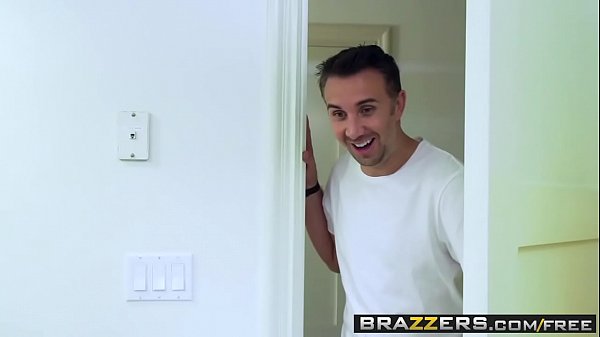 Brazzers - Exxtra - (Abigail Mac) - Living With a Girl Is Rough