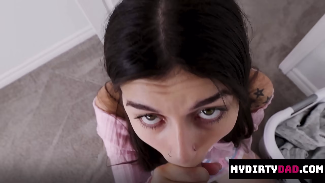 Stepdaughter Helps Her Lonely Stepdad Take Dick Pics and Ends up Sucking His Hard Cock for The Camera - Mydirtydad