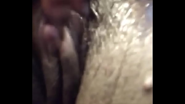 Bbw plays with her clit