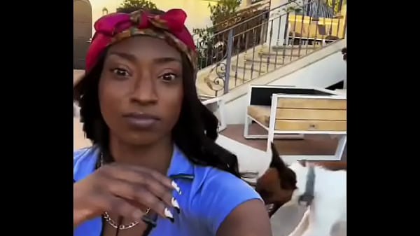 Looking for girls to. Shoot Halloween stuff at this house Friday night! My friend is leaving the country for a month and ...