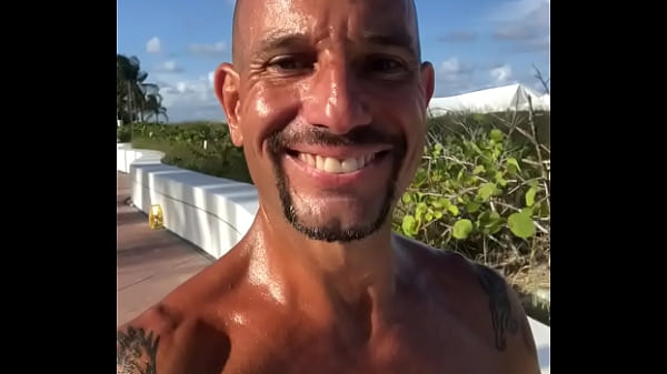 THE HAPPY PORNSTAR MAXXX LOADZ