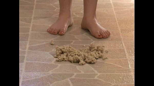 Foot Fetish - Sexy feet stepping in oatmeal