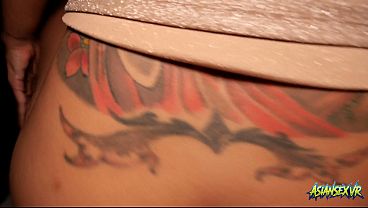Una MILF asiática con grandes tetas termina con su coño completamente destrozado.
                   Una MILF asiática con grandes tetas termina con su coño completamente destrozado. muchos negros