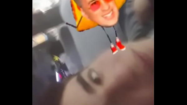 Gay soñando que bad buni c la mete mientras est...