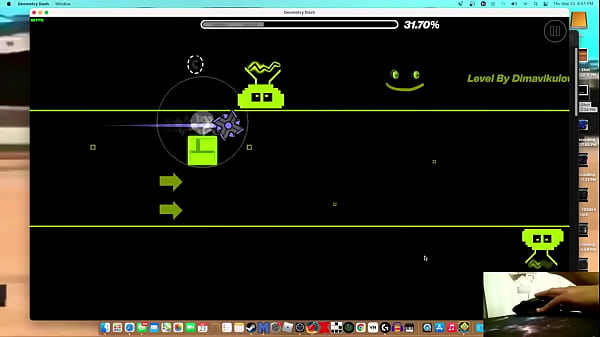 I beat Retray with a water bottle! (Geometry Dash)