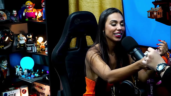 Didy Reis shows off her beautiful breasts in the middle of the Podcast, Ruan drooled over them - Pápum no Barraco! - Complete on Sheer RED