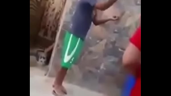 رجل يطلع طيزه