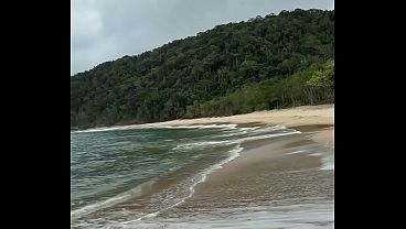 Novata travessa '' Luna Vitali '' fudeu com BBC na praia deserta - PARTE 2