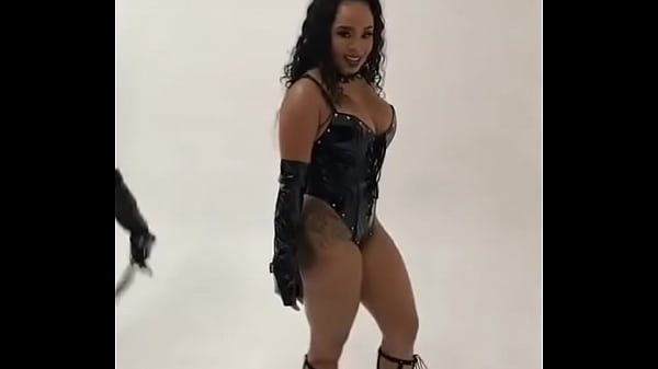 Twin buttocks want Xpaja punishment