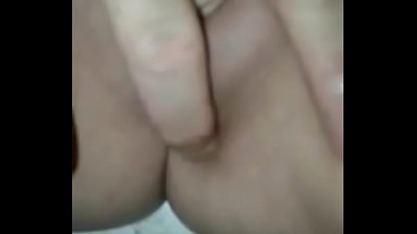  Que Rico Mete Sus Dedos !!!