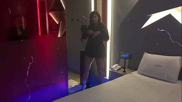 Meia Arrastão e Gozo: Fodi a Vagabunda e Amei os Pezinhos!