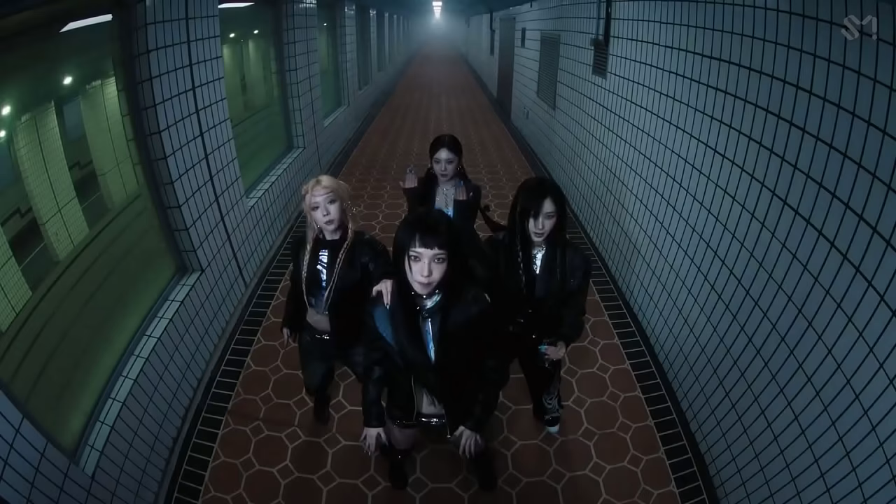 chicas ricas bailan hasta la noche con movimientos sensuales:3