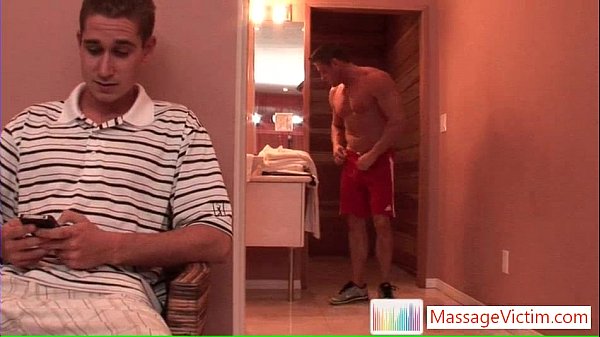 Jeremy getting prepped for rubbing gay video