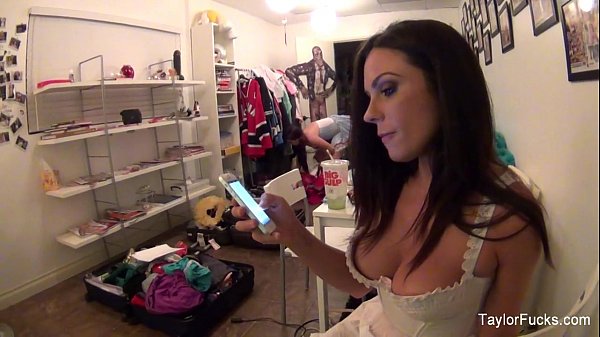Taylor Vixen Lesbian BTS