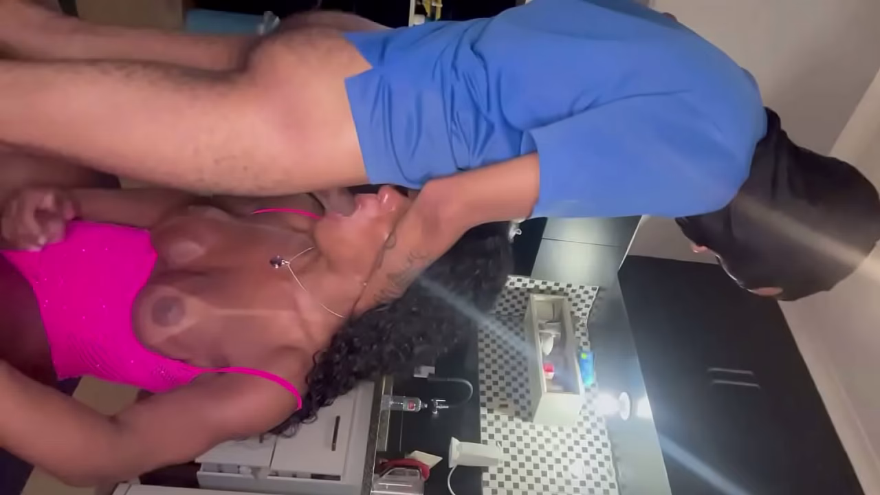 Le hice una buena mamada a un repartidor de dulces nuevo, todo en rojo.
                    anal hardcore interracial amateur tranny shemale big ass hardsex trans amateurs transsexual bareback travesti big cock big dick amador muchos negros