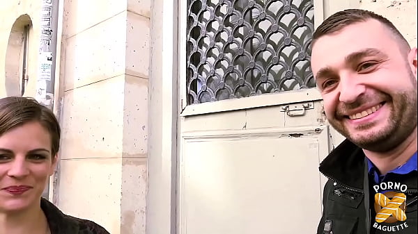 Download Video - Marie&comma; 28ans&comma; s&rsquo;essaye &agrave; la double p&eacute;n&eacute;tration