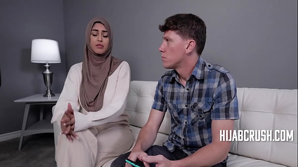 Download Video - Arab Girl Recreate The Leaked Video For Help Getting It Off The Internet - HijabCrush