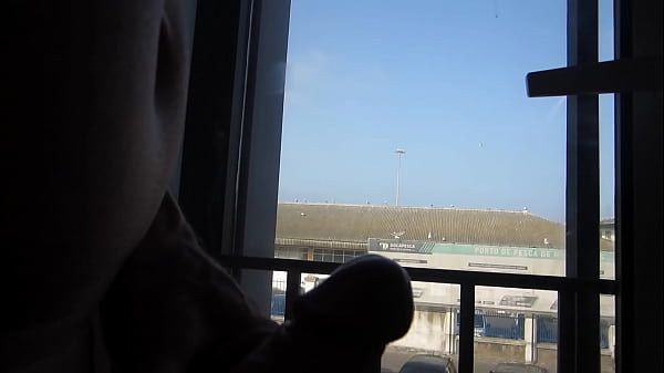 Download Video - Show my dick in Porto Portugal - exhibitionist - different room&comma; no balcony