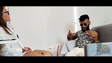 I fucked my therapist - I went to ask for help during the appointment and I ate her pussy, making her my little slut, and I even made her swallow all my cum.
