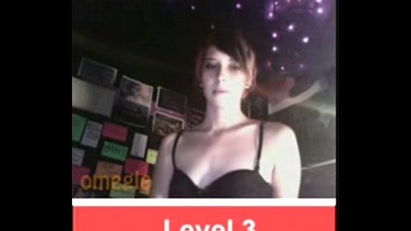 a littel chubby brunett solo webcam