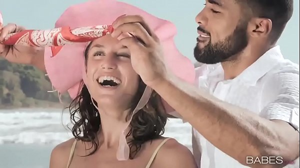 Babes - SECRET GETAWAY - Julia Roca