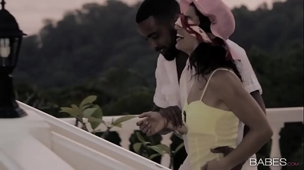 Babes - SECRET GETAWAY - Julia Roca