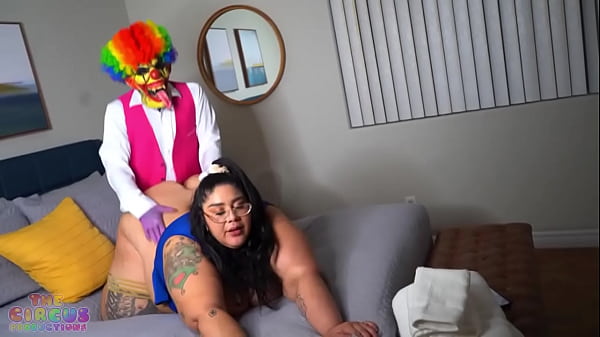 Download Video - Crystal Blue 420 Gets her back blown out my Gibby The Clown on her Husbands bed