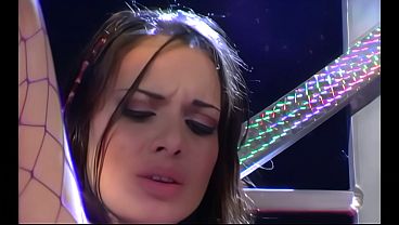This chick loves the taste of her own pussy so much that she spends most of her time... 25 min