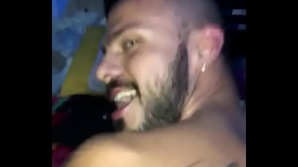 Download Video - Petrick Garcia abre o rabo e pede pra socar