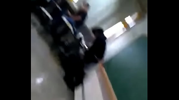 Novinho abandona o grupo na classe e é fodido p...