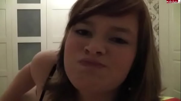 Girl injects cum up her nose with syringe [no sound]