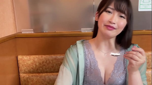 [English Dubbing] The most beautiful women with big tits and big asses have power sex with a big pussy! She feels so good that she opens her legs! The squirting never stops!