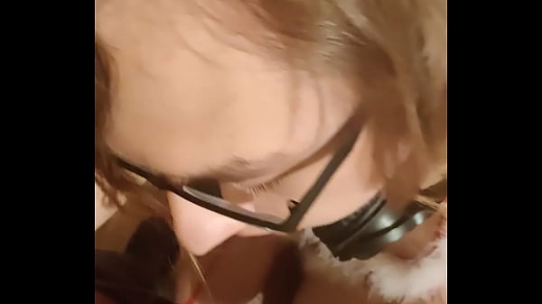Femboy Suce Une Bite Dans La Cuisine