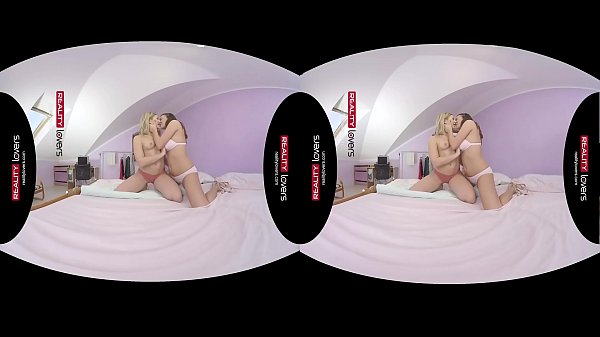 RealityLovers VR - Young Lesbians scissoring
