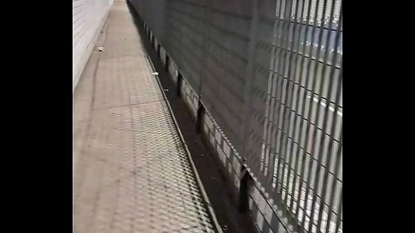 Rola pra fora em público